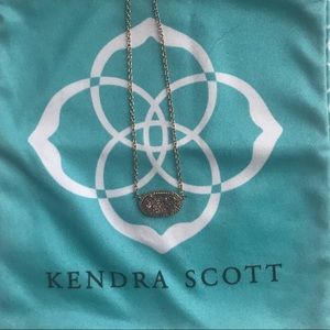 Kendra Scott necklace